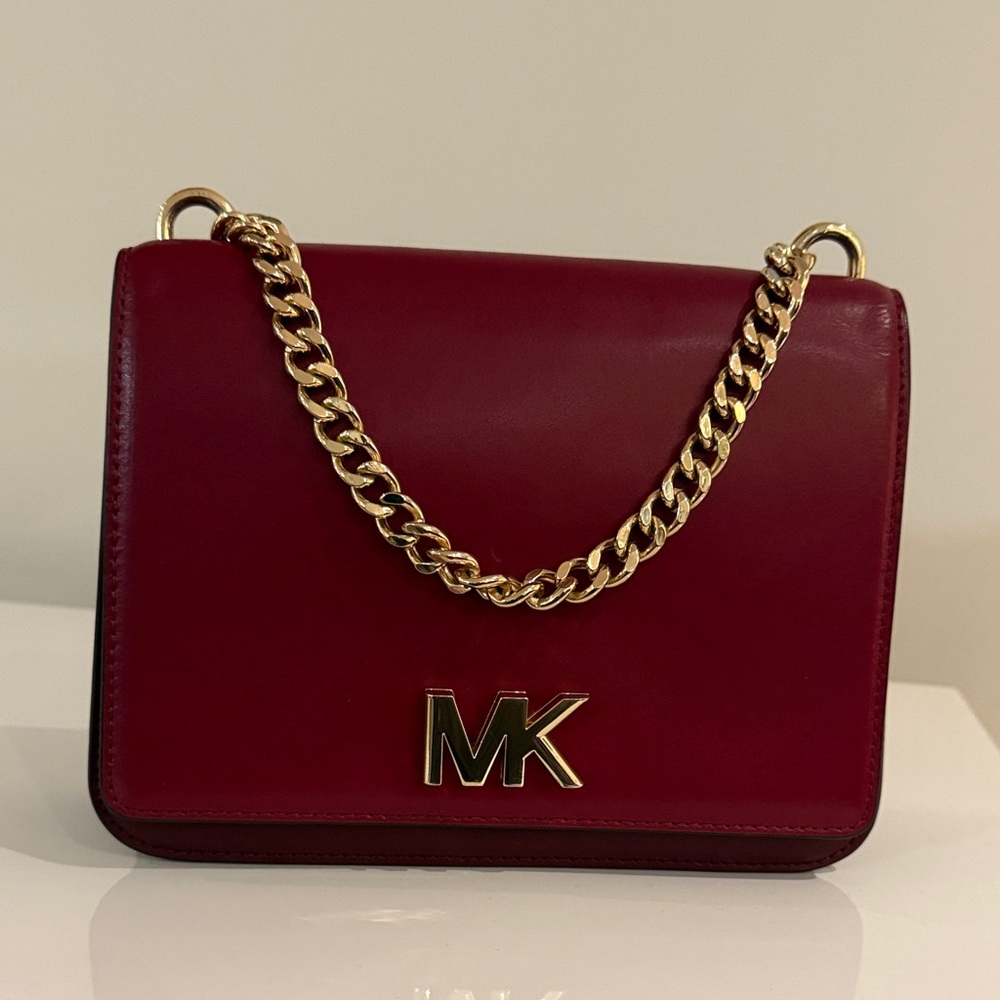 ✅Michael Kors Burgundy Shoulder Bag with Gold Chain